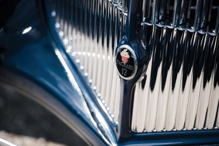 Детали экстерьера Packard Twelve Sport Phaeton 1936 года  (фото 21 из 35)